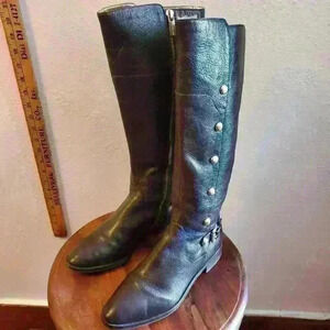 GORGEOUS Michael Kors leather boots